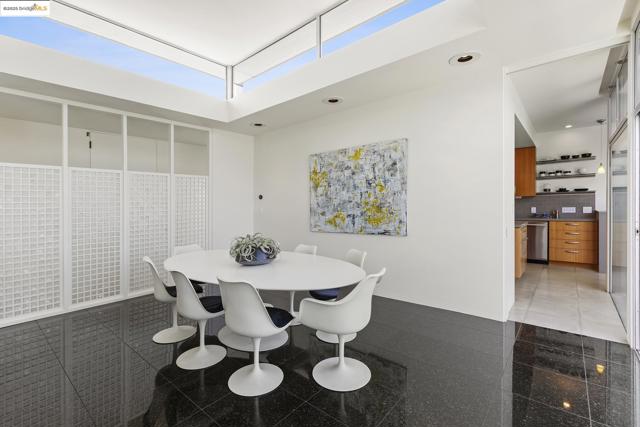 7145 View Ave, El Cerrito CA: https://media.crmls.org/mediaz/f74939ff-2f7d-4258-a1cf-15de16bb93ea.jpg