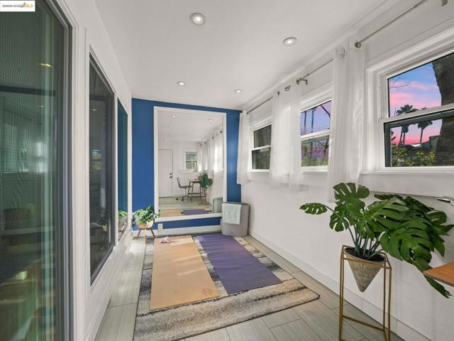 2106 Otis Dr, Alameda CA: https://media.crmls.org/mediaz/f749718f-0f5a-41f0-8267-cbf6ea9173c4.jpg