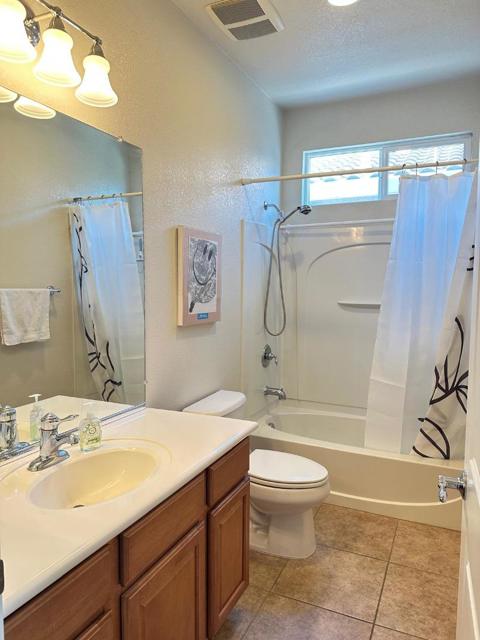 10526 Seahorn Drive, Stockton CA: https://media.crmls.org/mediaz/f749974d-9fca-43af-a9ce-bbb847e0d085.jpg
