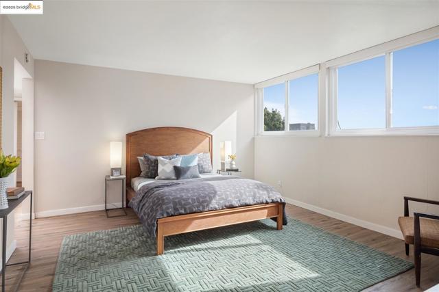 383 Staten Ave, Oakland CA: https://media.crmls.org/mediaz/f749aee8-7998-4251-bfe7-9f2bcd050385.jpg