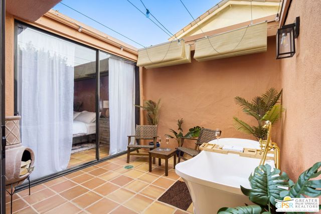 298 San Vicente Circle, Palm Desert CA: https://media.crmls.org/mediaz/f749cd81-ae97-4c4c-9c88-8cdb5ee547a4.jpg