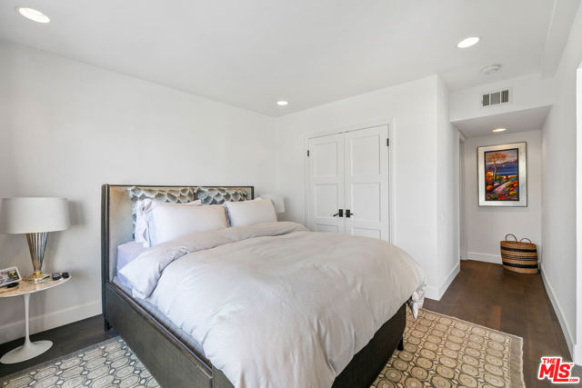 22626 Pacific Coast Highway, Malibu CA: https://media.crmls.org/mediaz/f74a67f4-0d97-43da-87f4-755a98b4232d.jpg