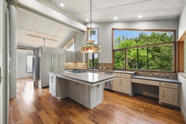 16190 Maya Way, Los Gatos CA: https://media.crmls.org/mediaz/f74b7760-b496-4f95-bcee-e8ae67380369.jpg