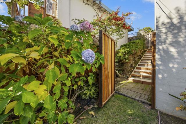 2461 Trenton Dr, San Bruno CA: https://media.crmls.org/mediaz/f74b8c5d-26e7-4868-bd84-d242d1ac7185.jpg