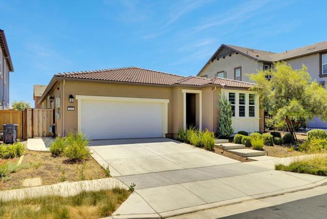2606 Salinger Avenue, Tracy CA: https://media.crmls.org/mediaz/f74cc582-baa8-460e-a74b-bb1d38e29321.jpg
