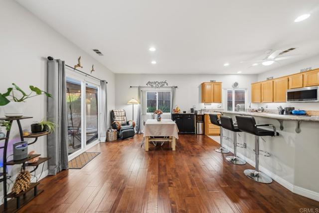 Detail Gallery Image 4 of 49 For 3146 Willow Tree Ln, Escondido,  CA 92027 - 3 Beds | 2 Baths