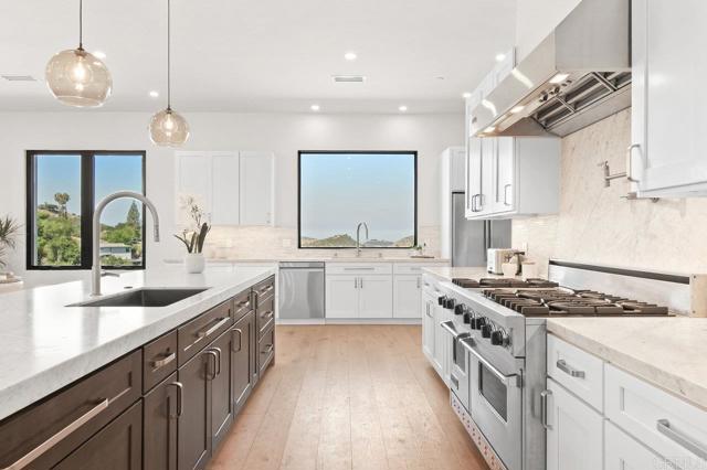 573 Lilac Ranch Rd, Alpine CA: https://media.crmls.org/mediaz/f74d01bb-20ea-4702-928c-23d3eeadce53.jpg