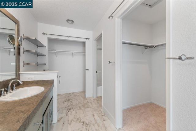 219 Sea Crest Cir, Vallejo CA: https://media.crmls.org/mediaz/f74d3516-09aa-44ba-9dca-7de5bca9cb5e.jpg