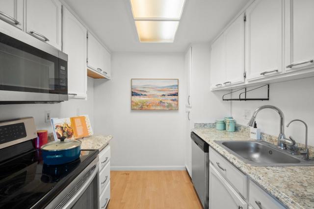 25163 Copa Del Oro Drive, Hayward CA: https://media.crmls.org/mediaz/f74d9641-0608-4623-80bd-09c388796fd9.jpg