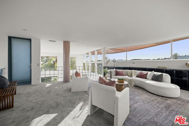 2980 Hollyridge Drive, Los Angeles CA: https://media.crmls.org/mediaz/f74d9f83-e68a-4bc6-8959-c78f07a39278.jpg