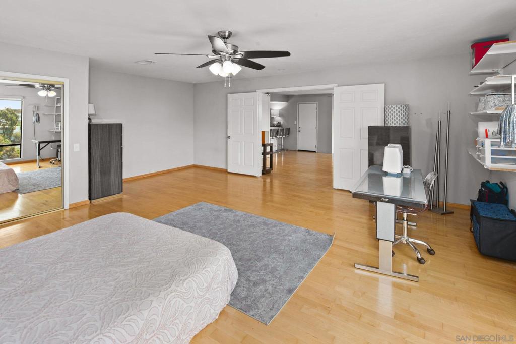 MLS #250032243SD image #24