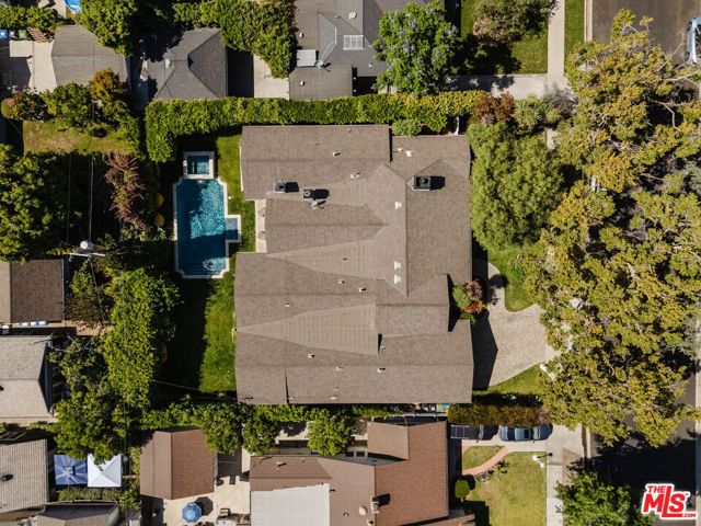 4237 Bluebell Avenue, Studio City CA: https://media.crmls.org/mediaz/f74dd9bd-6cdd-4ba9-aac4-fcb76fc976e7.jpg