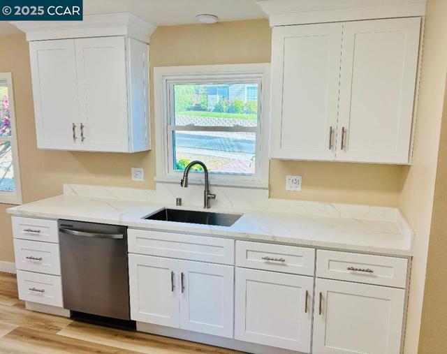 1011 Harbor View Dr, Martinez CA: https://media.crmls.org/mediaz/f74df47c-55af-466c-b8fb-9dd4c8b24ca4.jpg