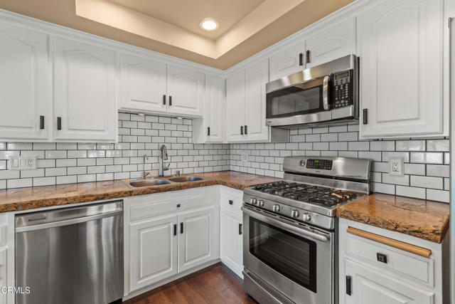 5197 Teton Lane, Ventura CA: https://media.crmls.org/mediaz/f74e0ea1-0451-46cc-8674-8e4eaa9d2355.jpg