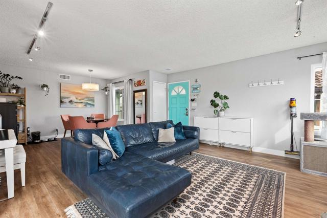 Detail Gallery Image 11 of 48 For 3580 Seahorn Cir, San Diego,  CA 92130 - 2 Beds | 2 Baths