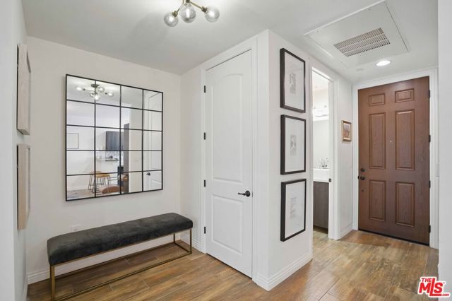 4541 Colfax Avenue, Studio City CA: https://media.crmls.org/mediaz/f74ecc07-29b0-4ed4-9b4f-db74e054a408.jpg