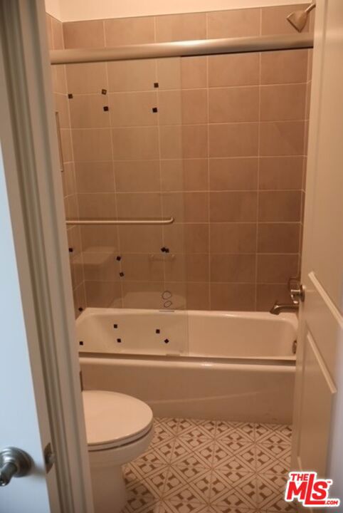 3719 Pathway Court, Bakersfield CA: https://media.crmls.org/mediaz/f74f4278-358e-416c-b247-0b5413beb223.jpg