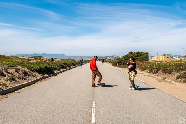 2271 40th Avenue, San Francisco CA: https://media.crmls.org/mediaz/f75074e8-4226-4dae-949f-a74721911a19.jpg