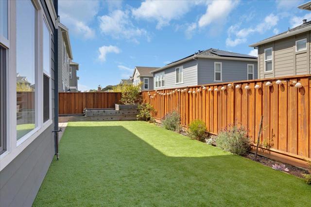 277 Skyview Drive, Marina CA: https://media.crmls.org/mediaz/f7522380-a669-468a-8719-5a113e4edb3d.jpg