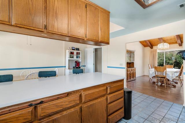 25980 Forest Dr, Escondido CA: https://media.crmls.org/mediaz/f7522779-53b4-4d60-b36c-f4628e4e85c6.jpg