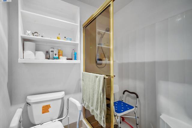 21083 Gary Dr, Hayward CA: https://media.crmls.org/mediaz/f7523d0f-eaa5-41d2-9919-cff54bc91c0d.jpg