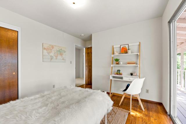 26025 Highland Way, Los Gatos CA: https://media.crmls.org/mediaz/f752651b-36ac-411c-9ecf-533648f3603b.jpg