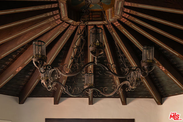 2311 Alto Oak Drive, Los Angeles CA: https://media.crmls.org/mediaz/f752b124-f609-45a1-9ef8-50ddc6b5f3e7.jpg