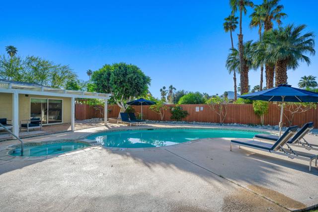 74277 Myrsine Avenue, Palm Desert CA: https://media.crmls.org/mediaz/f7537b7d-2cfb-4182-a0cf-300607a10a60.jpg