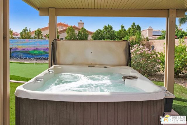 74121 Kingston Court, Palm Desert CA: https://media.crmls.org/mediaz/f753fb92-7ea6-4651-92df-a2f59c7e6bdc.jpg