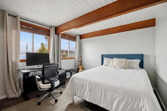 990 Avenue Alhambra, Half Moon Bay CA: https://media.crmls.org/mediaz/f75481c9-a858-44fd-a8c2-12042bd08109.jpg