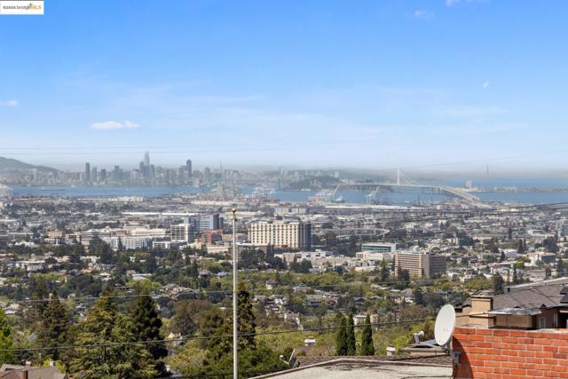 412 Scenic Avenue, Piedmont CA: https://media.crmls.org/mediaz/f754903a-52f7-4180-87cc-622c12096239.jpg