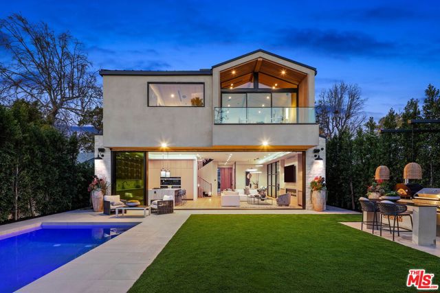 4445 Van Noord Avenue, Studio City CA: https://media.crmls.org/mediaz/f755426b-e2b3-4009-a47b-9f21dd3ee5e5.jpg