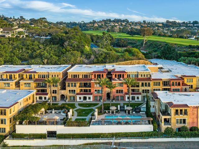 1040 Genter St, La Jolla CA: https://media.crmls.org/mediaz/f755f48b-481c-45a4-9712-52cb58fb49e4.jpg