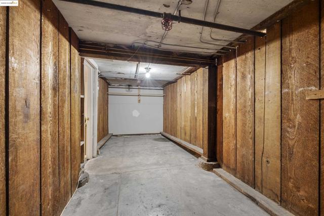 3555 17th St., San Francisco CA: https://media.crmls.org/mediaz/f755fbb7-30fb-4d5e-b5b3-69e8662047ad.jpg