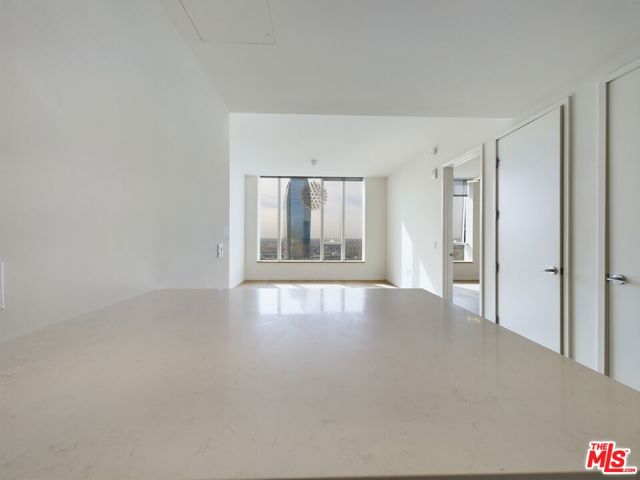 Image 6 of 16 For 889 Francisco Street 3801