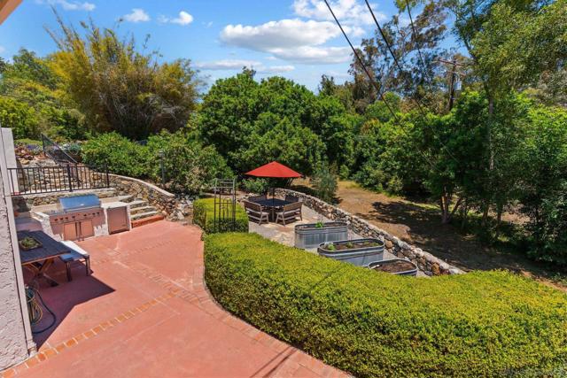6347 Las Colinas, Rancho Santa Fe CA: https://media.crmls.org/mediaz/f7579309-fc48-4081-9142-4f3fbbc82914.jpg