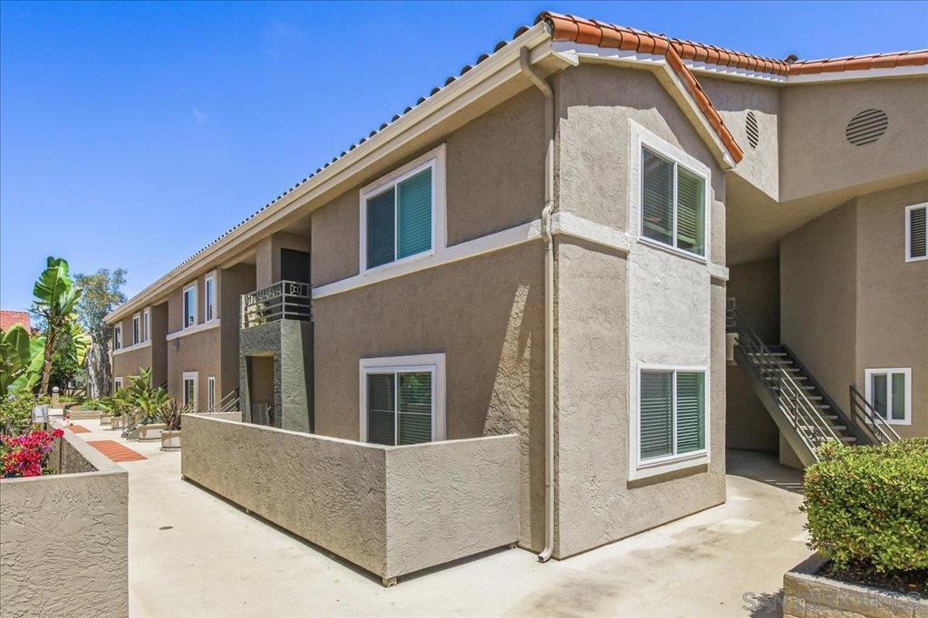 7545 Charmant Drive - photo 15