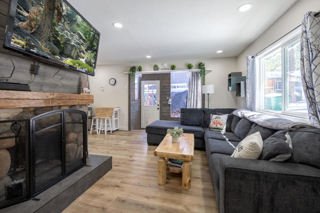 40110 Highland Road, Big Bear CA: https://media.crmls.org/mediaz/f757fe34-d7d5-44e8-8ea0-0387b2389d28.jpg