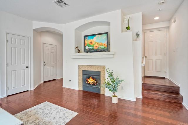 4049 Peninsula Drive, Carlsbad CA: https://media.crmls.org/mediaz/f7584090-be90-4379-b781-1b17660a1b57.jpg