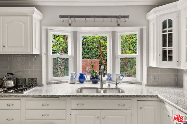11051 Strathmore Drive, Los Angeles CA: https://media.crmls.org/mediaz/f7593f27-0d2d-4e25-aacf-c0eb705520d0.jpg