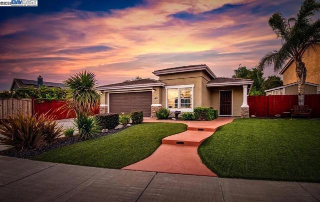 349 Cose Ln, Tracy CA: https://media.crmls.org/mediaz/f75abaaf-d953-4a7d-921d-5f103e59cf85.jpg