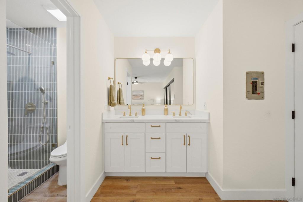 7954 Mission Center - photo 16