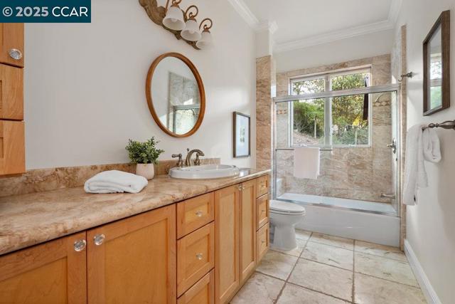 128 Oak Rd, Orinda CA: https://media.crmls.org/mediaz/f75b6294-8246-4310-8427-4b10f19ca6b4.jpg