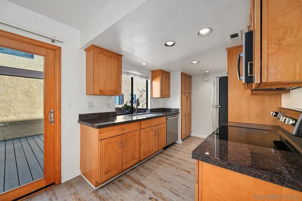 1680 Coast Highway 101 - photo 12