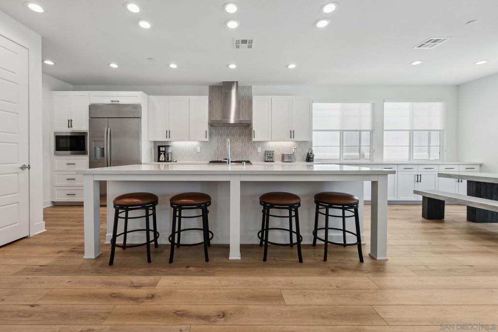 MLS #250035606SD img 9