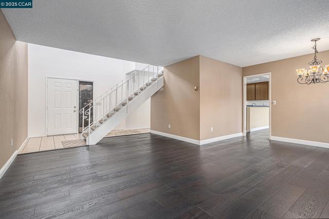 2921 19Th St, San Pablo CA: https://media.crmls.org/mediaz/f75c3a97-1025-4b37-9f24-5e4a42ea7746.jpg
