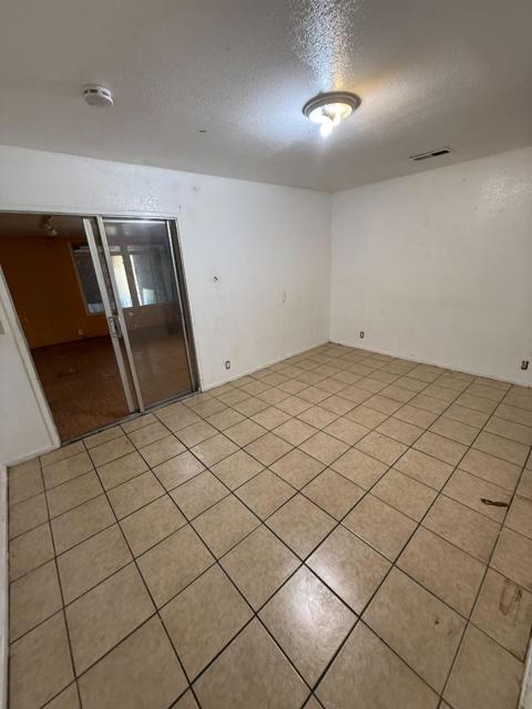 1125 Garden Street, East Palo Alto CA: https://media.crmls.org/mediaz/f75ce650-342a-4b6f-80b9-f11fe8c93796.jpg