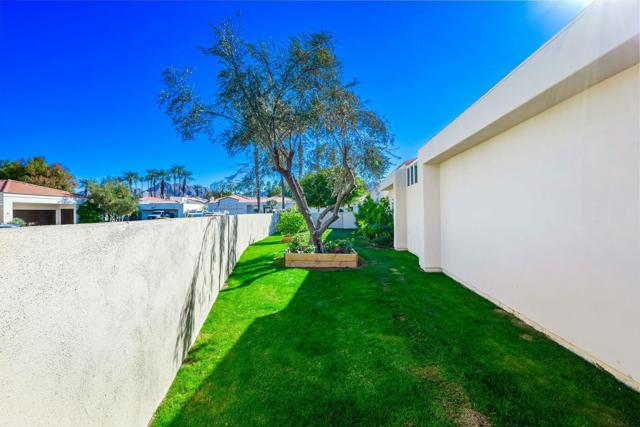Image 45 of 51 For 75330 14th Green Drive