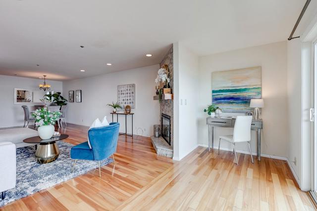 933 Shoreline Drive, Alameda CA: https://media.crmls.org/mediaz/f75d885d-17d9-4dfa-bc29-6f81c87812ee.jpg