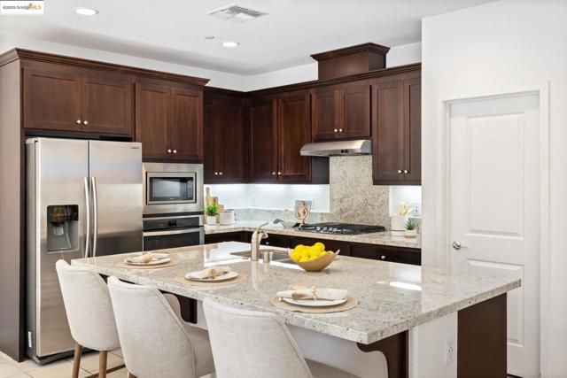 112 Willowrun Way, Oakley CA: https://media.crmls.org/mediaz/f75daee0-984d-494f-913f-59c3403eccb8.jpg